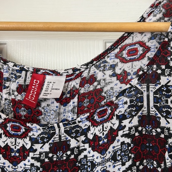 DIVIDED patterned, simple, baby doll dress - Picture 3 of 4